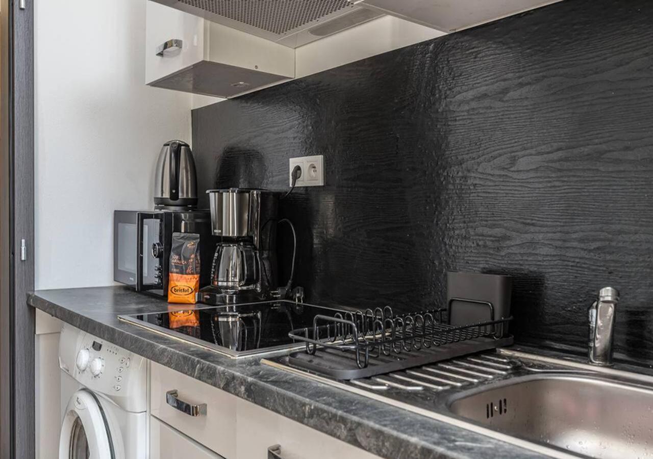 Ferienwohnung Crimson Charm Prag Exterior foto