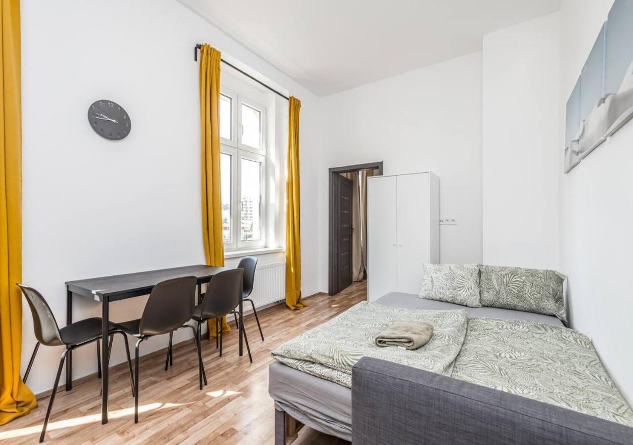 Ferienwohnung Crimson Charm Prag Exterior foto