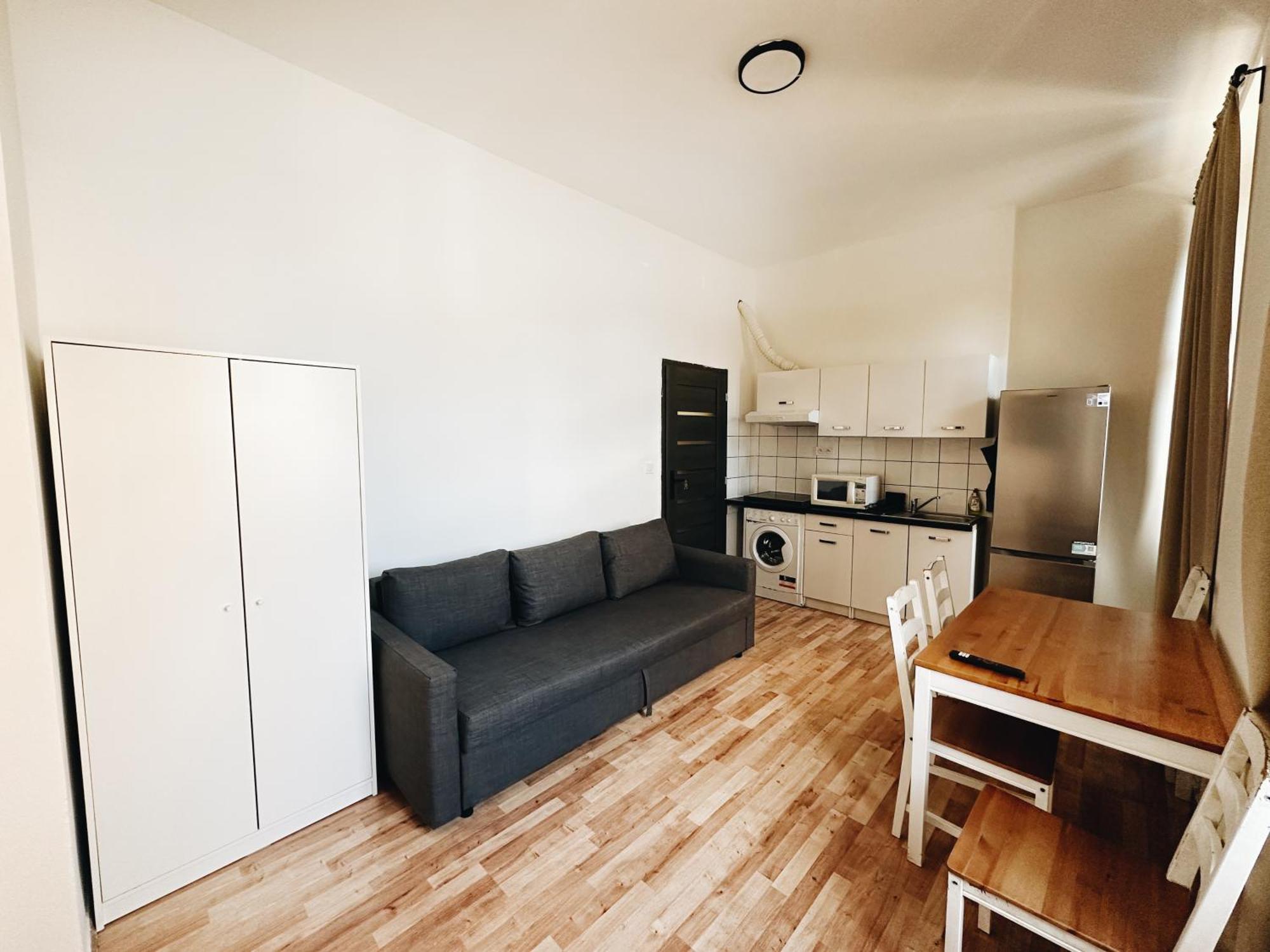Ferienwohnung Crimson Charm Prag Exterior foto